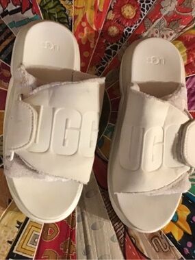 UGG LA Cloud Slide Size 8 Color Sea Salt Retail $110 wear with Magnolia Pearl
